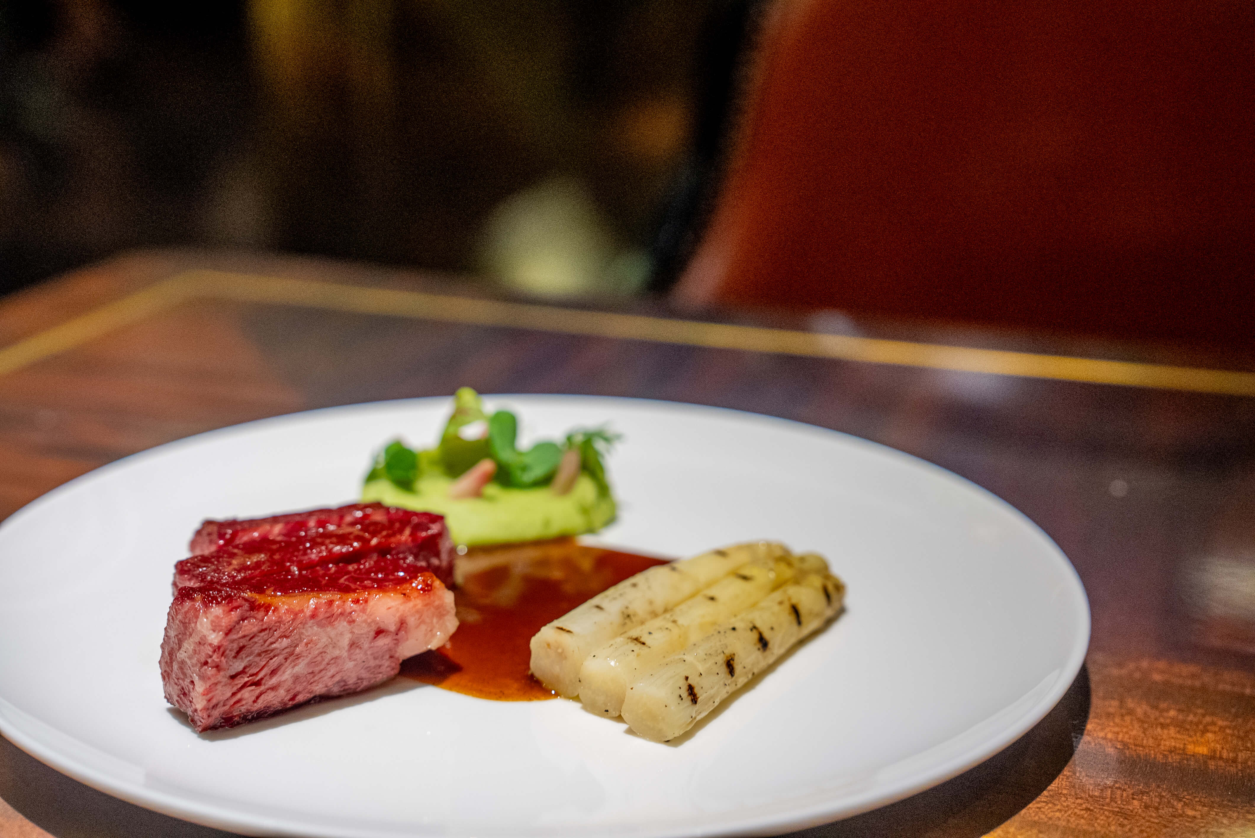香ばしく焼き上げた和牛のステーキ